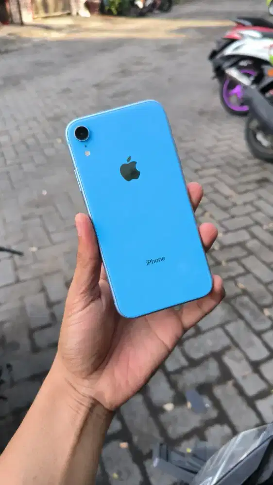 iPhone xr 128gb blue