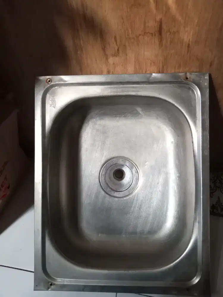 Westapel tanpa sayap