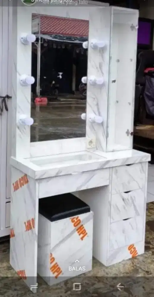 Meja rias minalis furniture