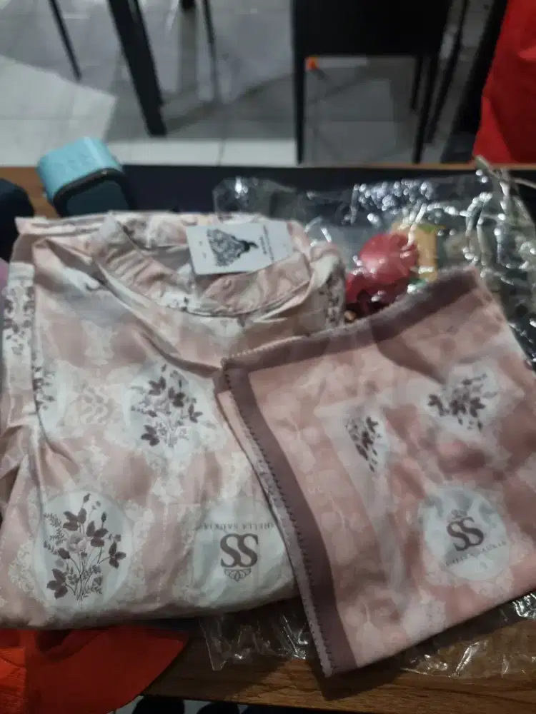 Shella Saukia Gamis+kerudung