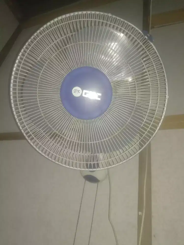 Kipas angin gmc rusak ( harga nego )