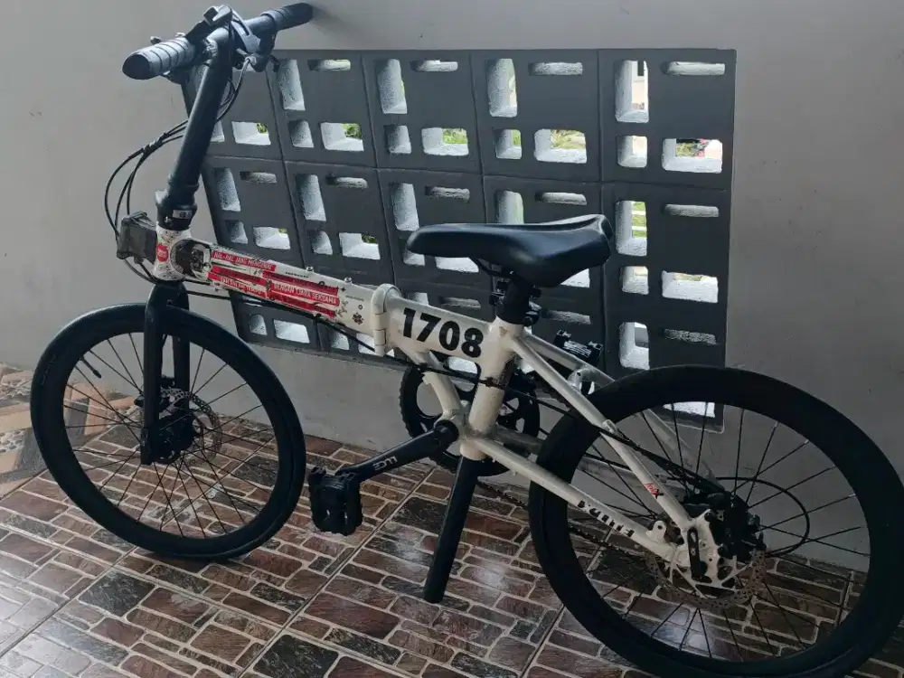 Sepeda Lipat Foldx Xlite DAMN! I LOVE INDONESIA Kemerdekaan Edition 20