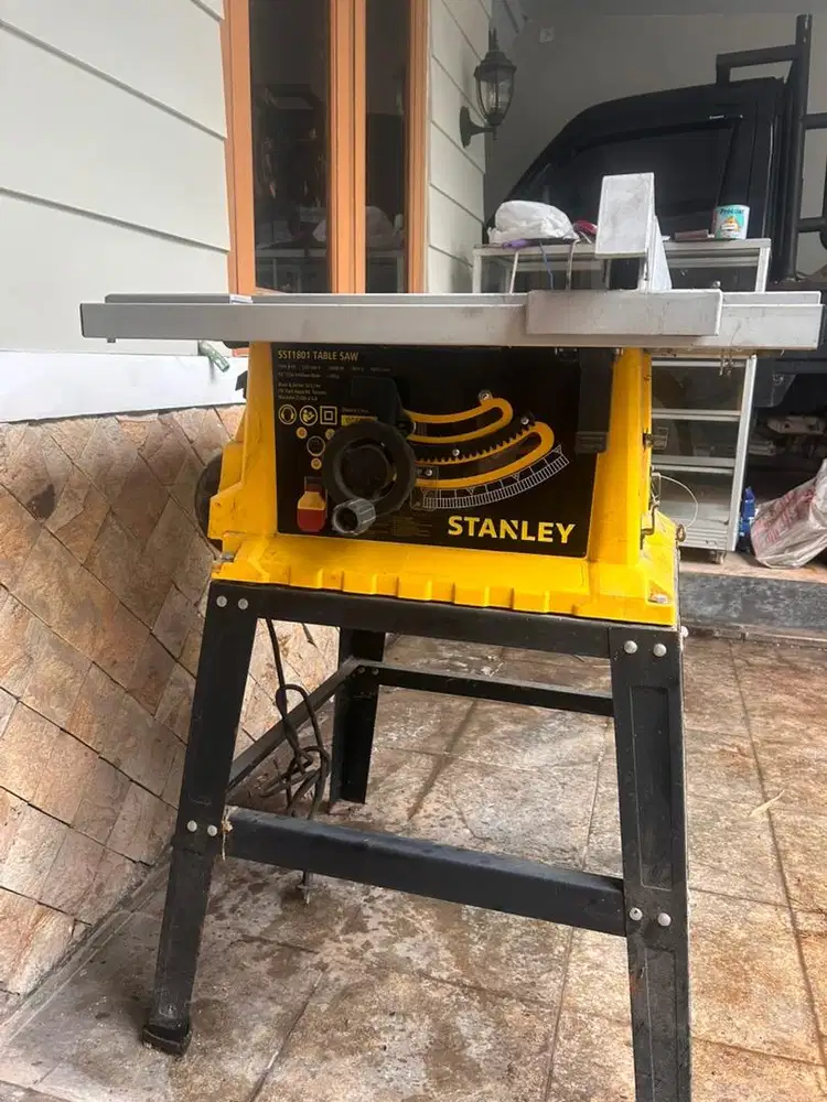 Meja mesin potong stanley