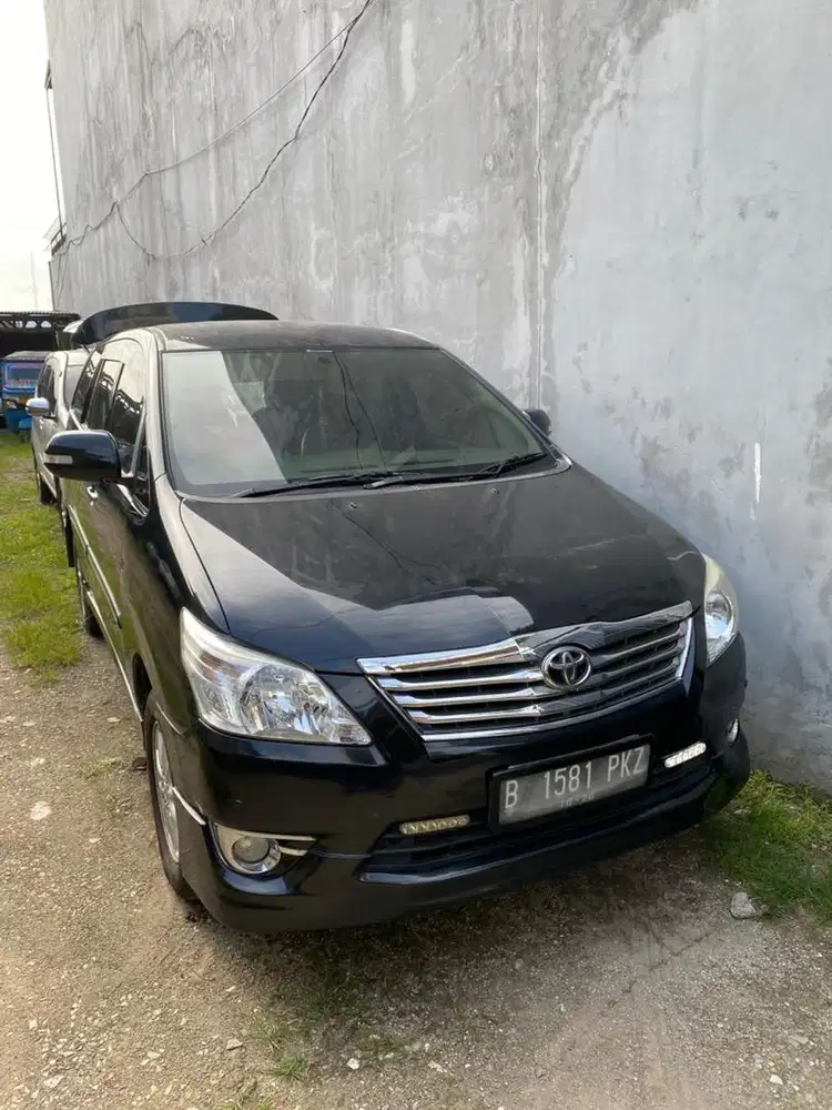 Kijang innova V Luxury MT