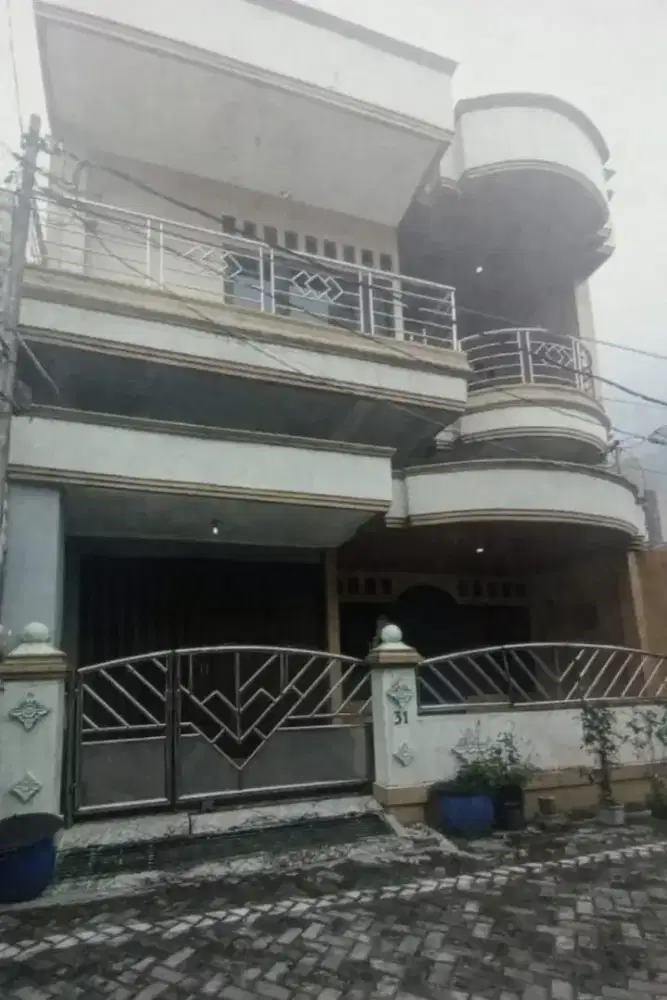 Dijual rumah tengah kota