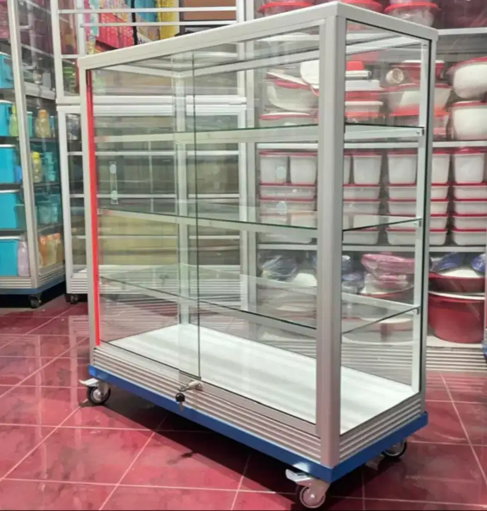 Etalase Pake Roda & Kunci 1Mx1M Harga Terjangkau