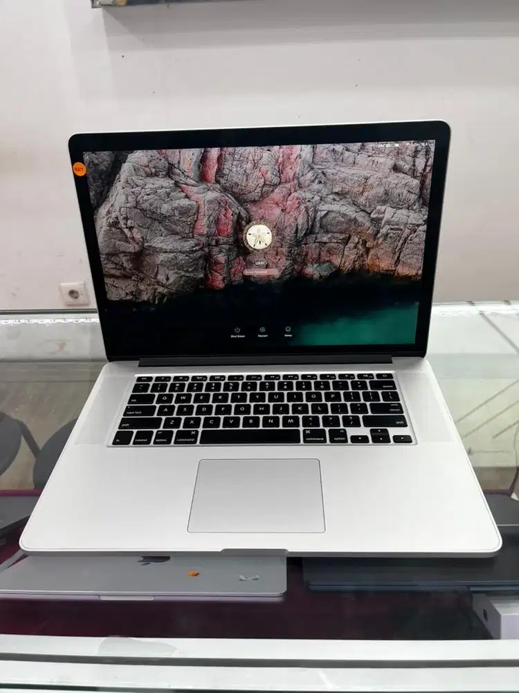Macbook pro ,retina 15 inch Mid 2015