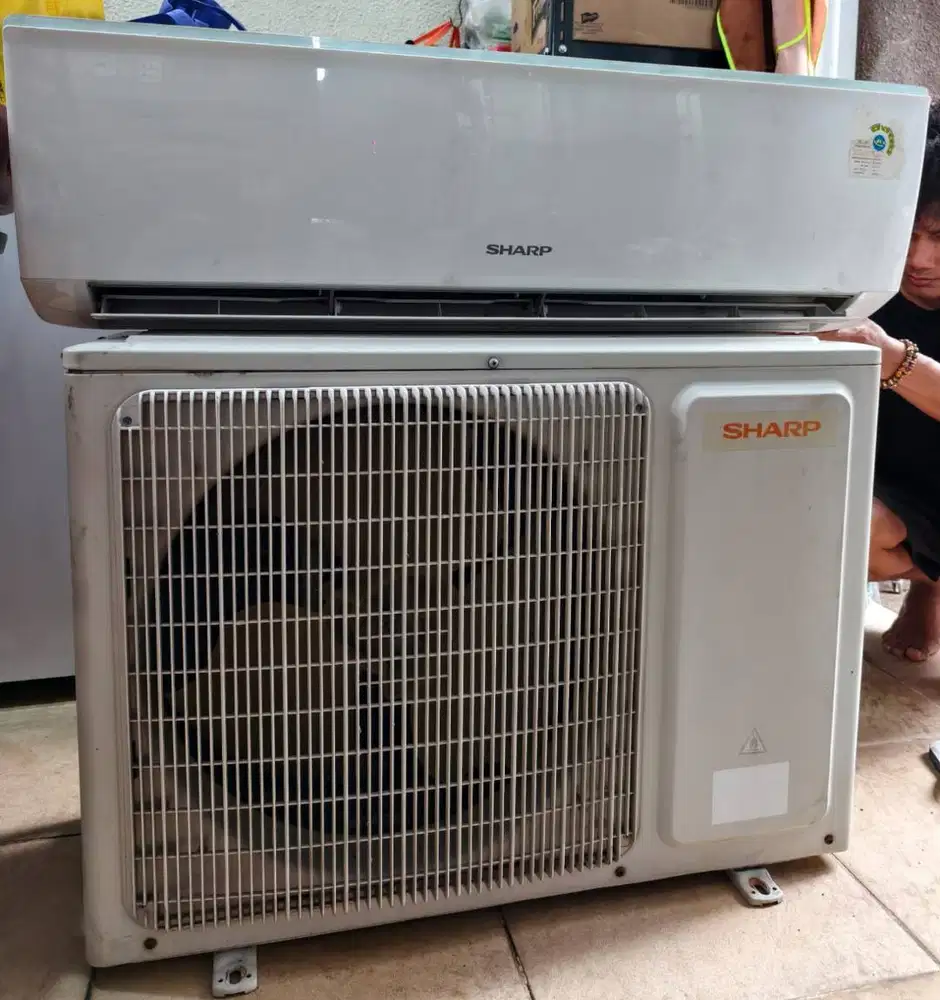 AC SHARP 2PK 99% bagus