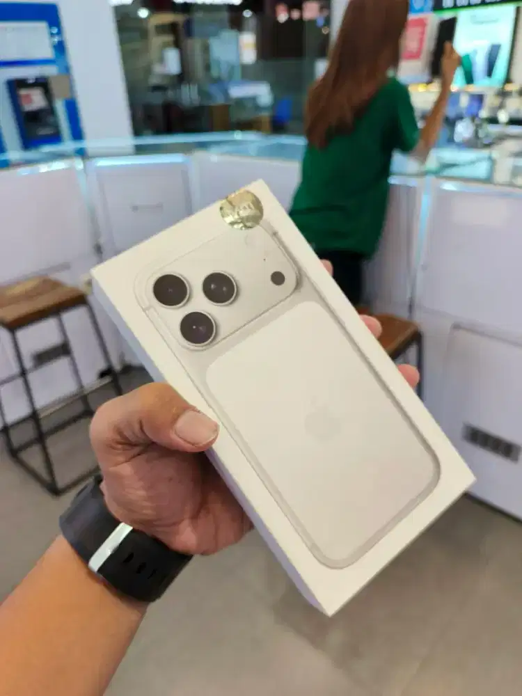 IPhone 17 Pro 256GB New Segel Garansi iBox 1 Tahun