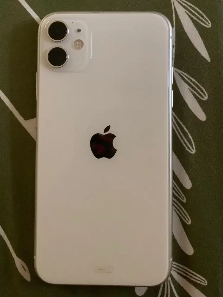 IPHONE 11 64gb garansi blibli