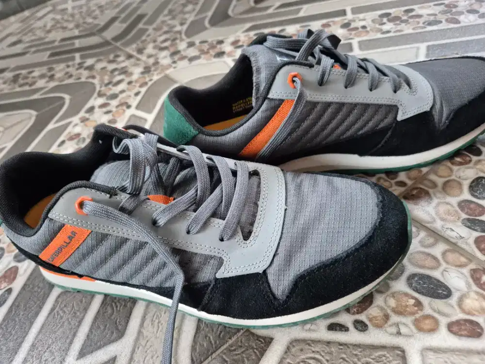 Sepatu CAT, NB, Skechers & Specs Futsal