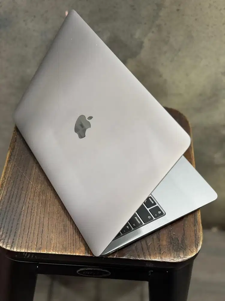 Macbook Air 2020 8/256Gb