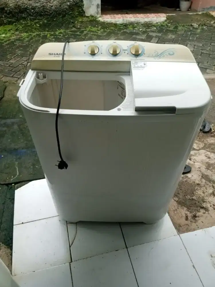 mesin cuci 2 tabung merek Sharp