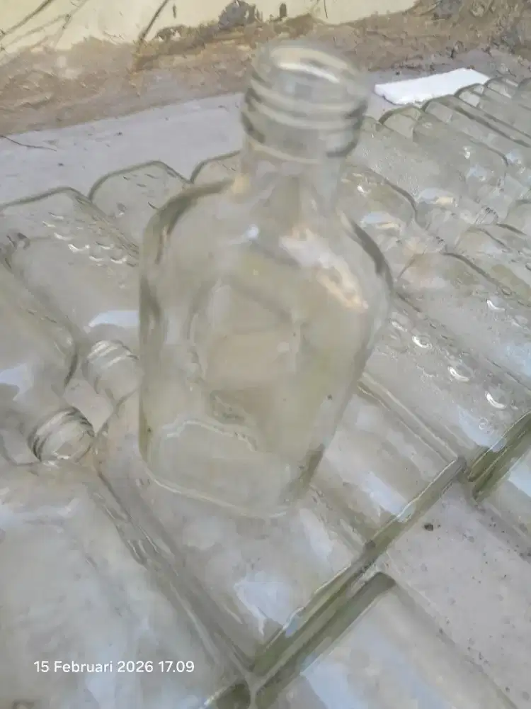 Botol kaca bekas ikan cupang 70 pcs