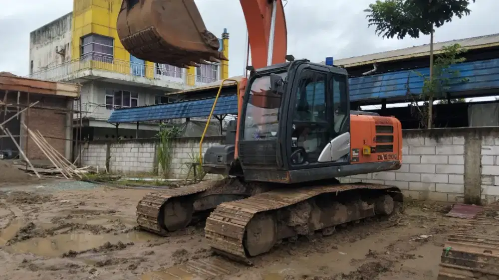 Excavator Hitachi ZX200-5G th 2021 harga 900jt NEGO