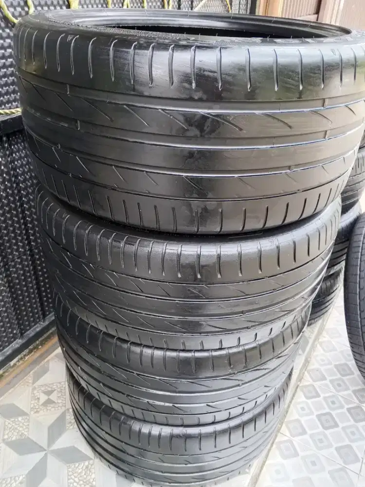 Ban MAXXIS 2pcs 235/40/19 + 2pcs 265/35/19