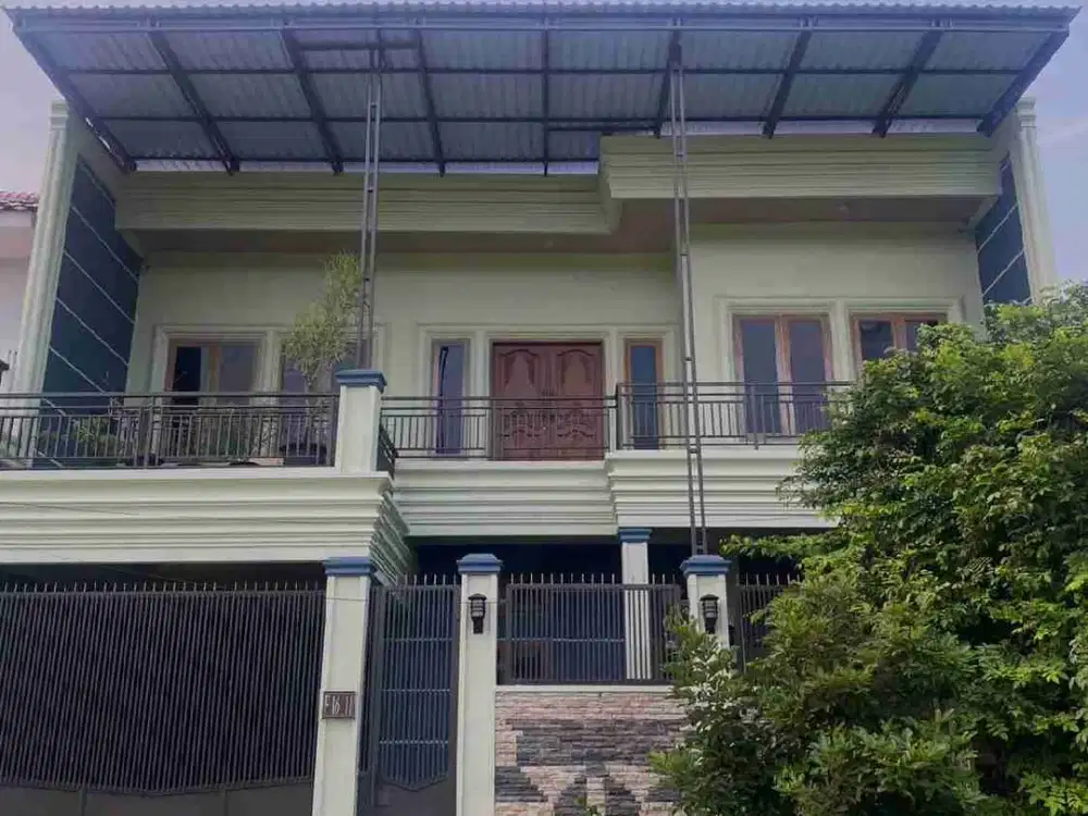 DIJUAL RUMAH MEWAH 3 LANTAI GRAND WISATA BEKASI