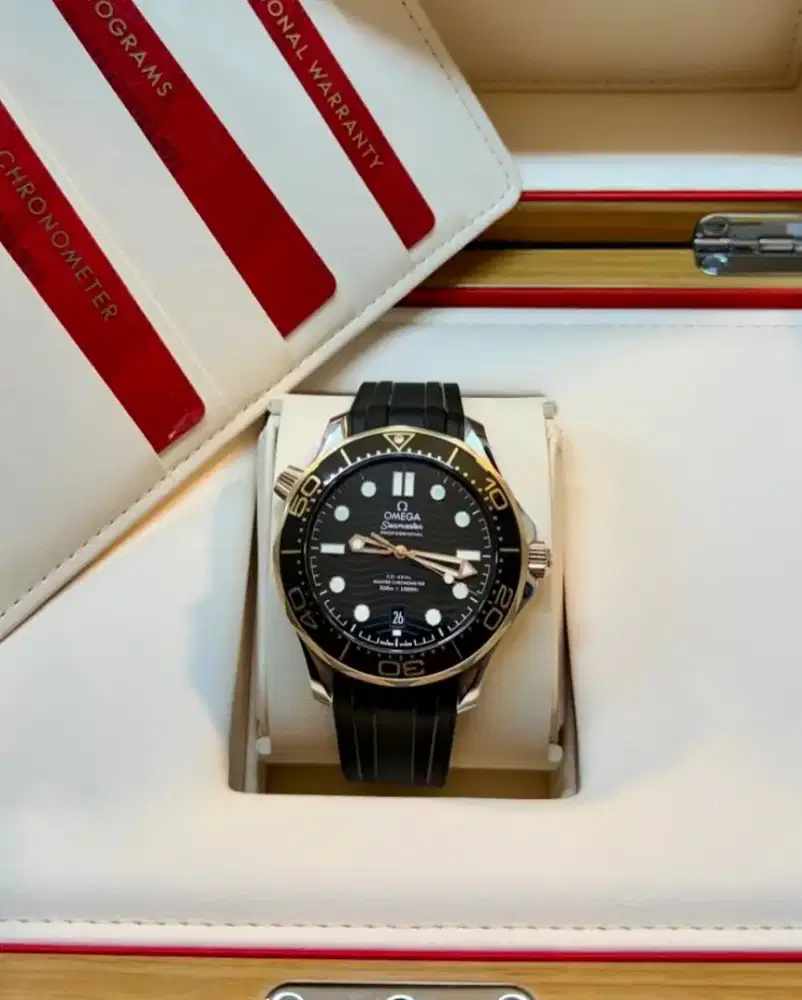 Jam mewah OMEGA seamaster 300 th 2024