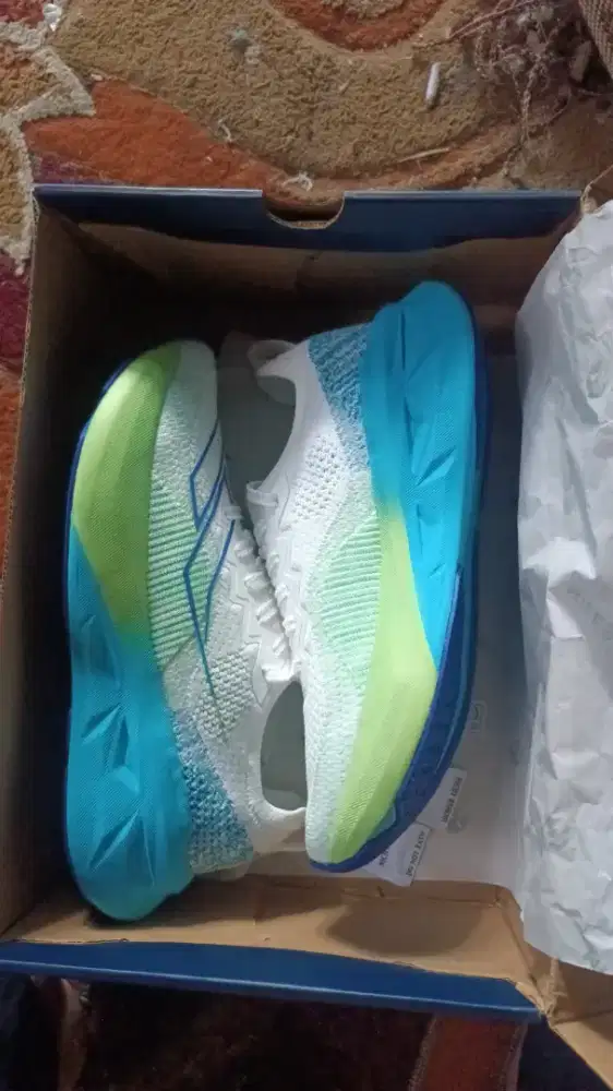 Sepatu Running Enerstrike Fly M2