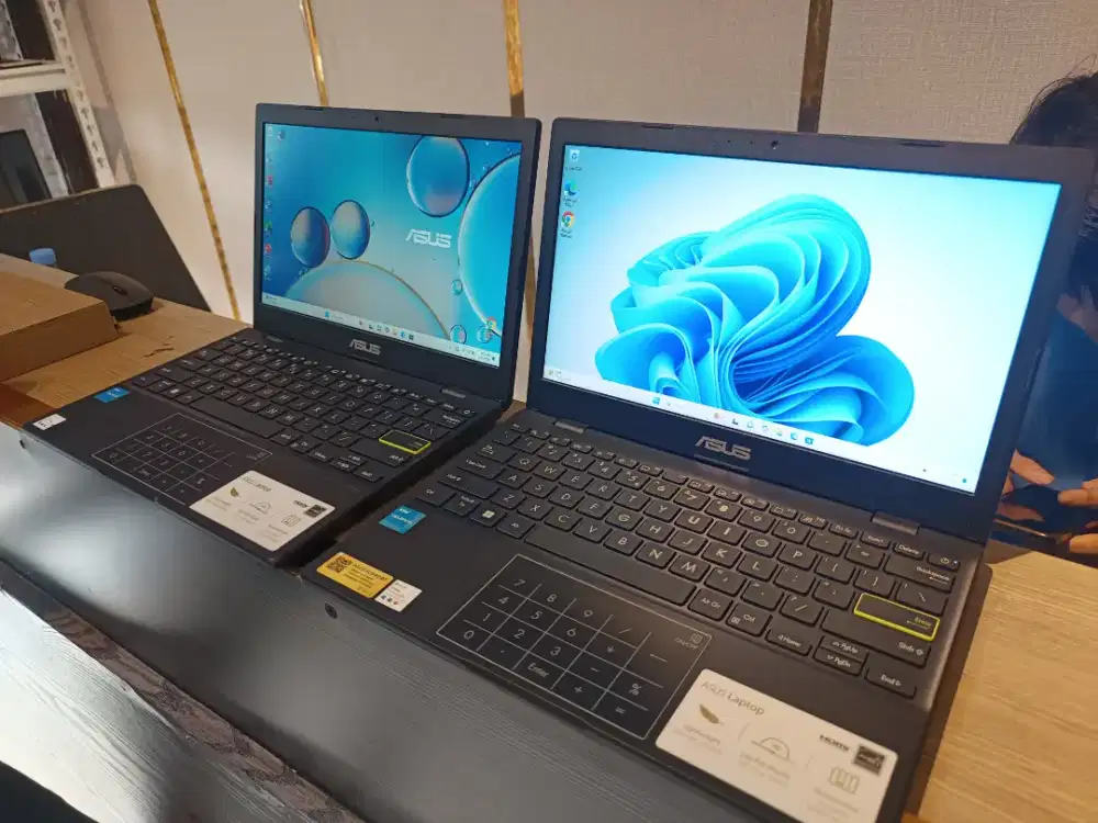 Jual laptop merk ASUS like new unit ada 2