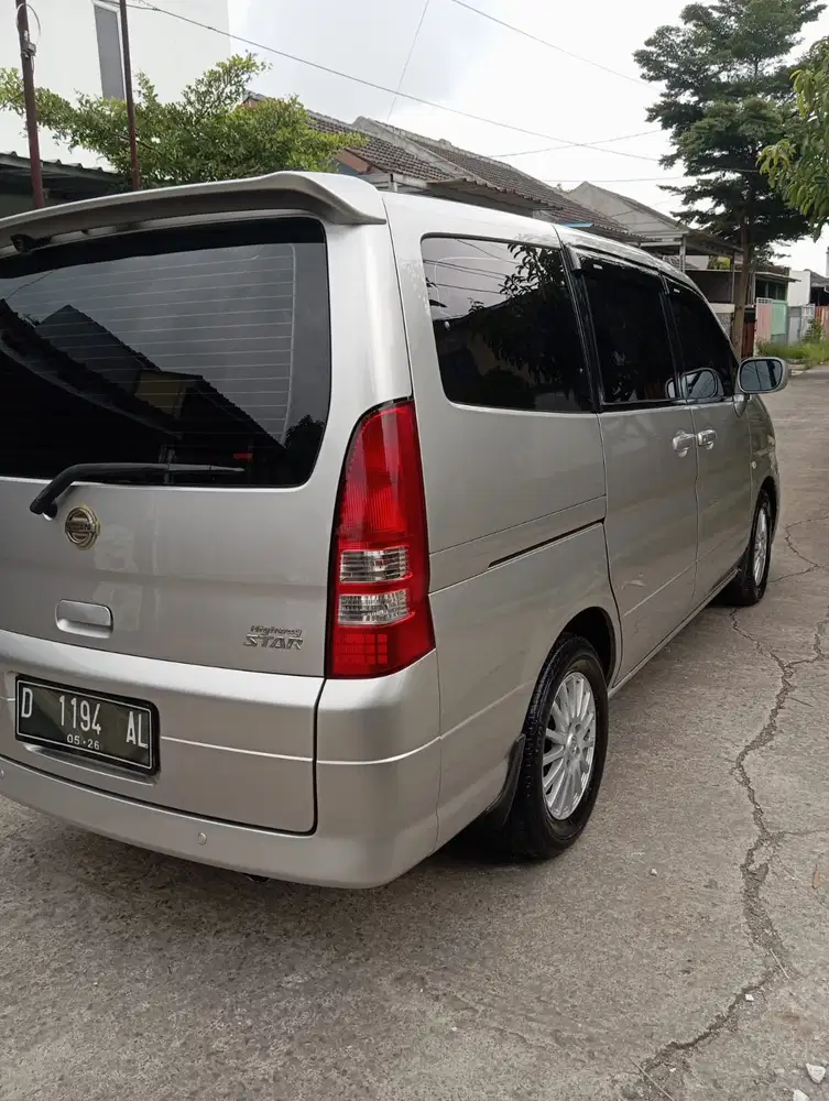 Nissan Serena 2012 Bensin