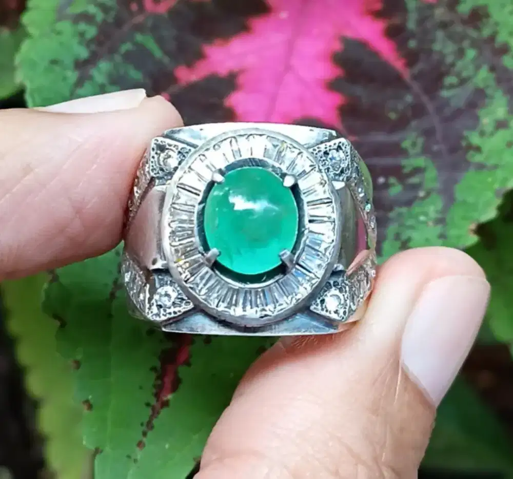 Natural  Emerald Beryl  / Zamrud