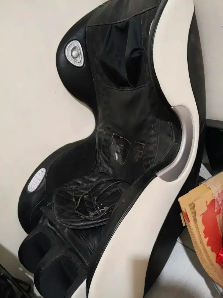 Kursi pijat listrik merek rovos