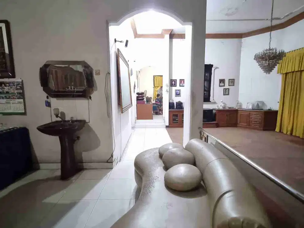 Dijual cepat Rumah lama bangunan kokoh lokasi strategus di Jatimakmur bisa buat pondok pesantren, sekolah