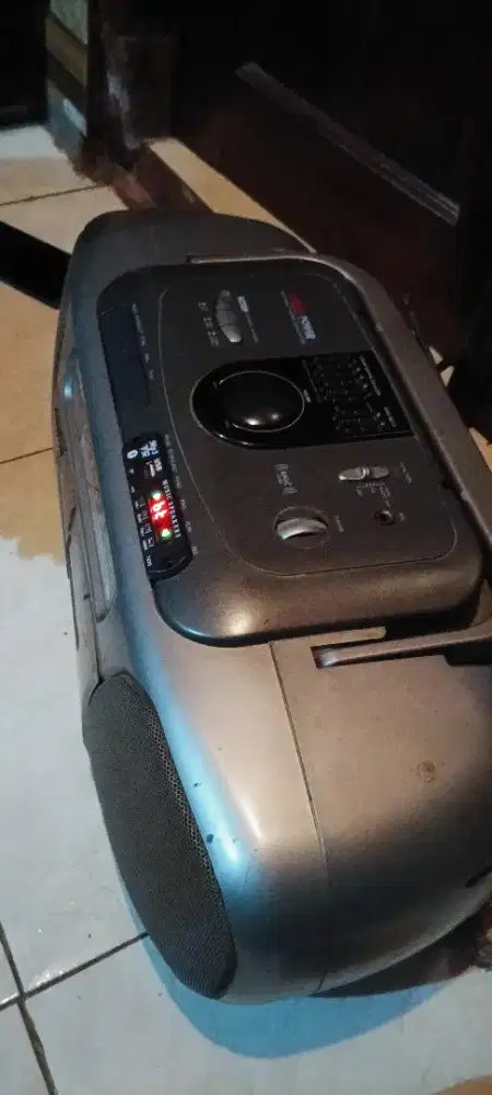 polytron tipe bisa pakai kaset radio sdh pasang  blotut
