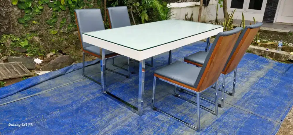 Meja Makan Cellini Asli Kursi 4 Istimewa