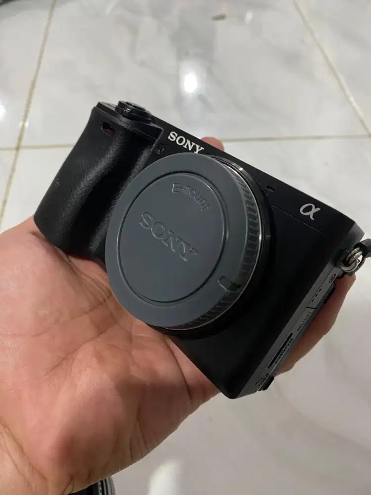 Sony A6400 + Lensa Yongnuo 50mm F1.8