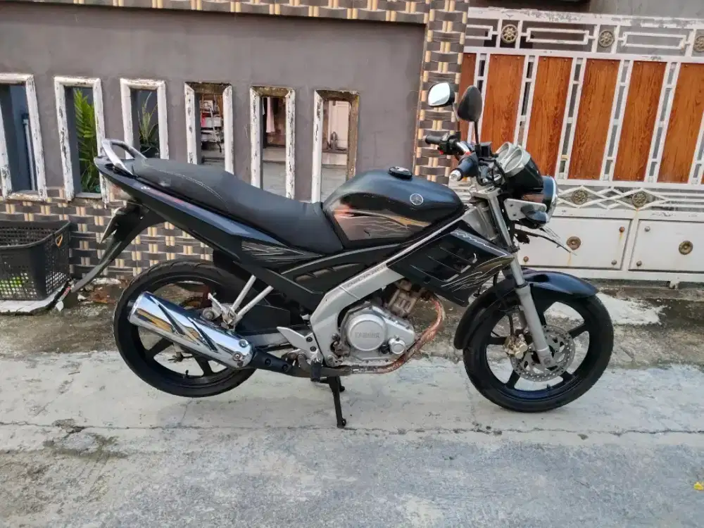 Yamaha Vixion 150 CC 2008 plat 2030 PJK pnjng mesin standrt