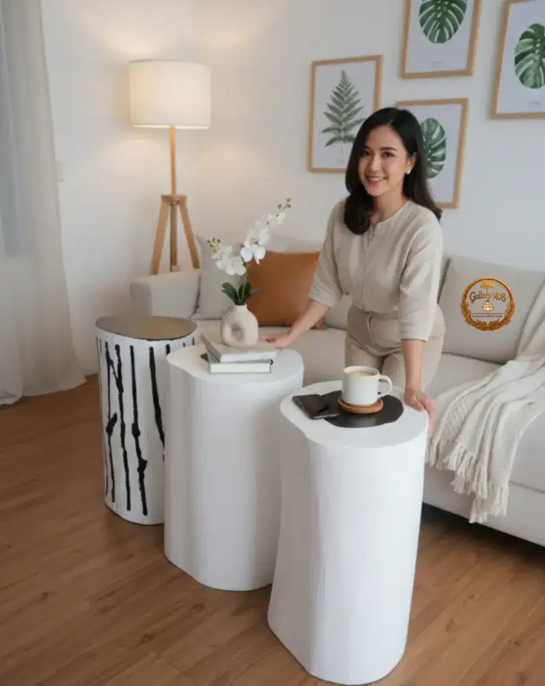 Meja Dekorasi Kayu Solid Mahoni/Jati Desain Unik Estetik