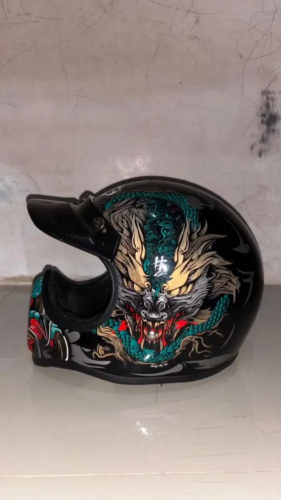 Helm Cakil motif batik