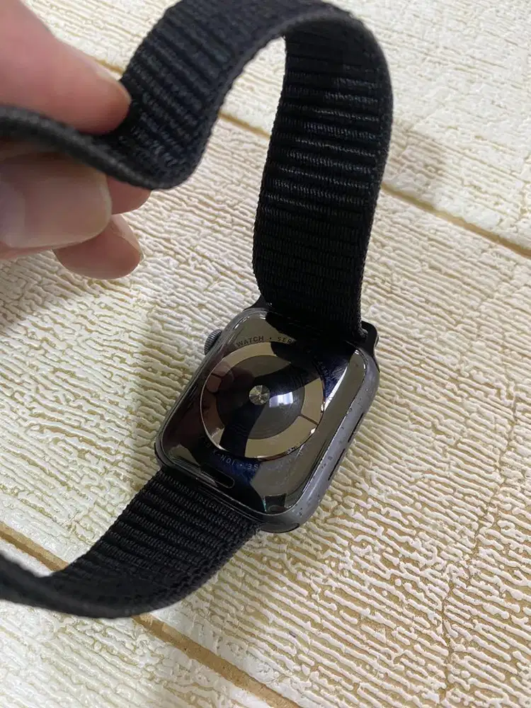 Apple Watch Series4 44mm hitam