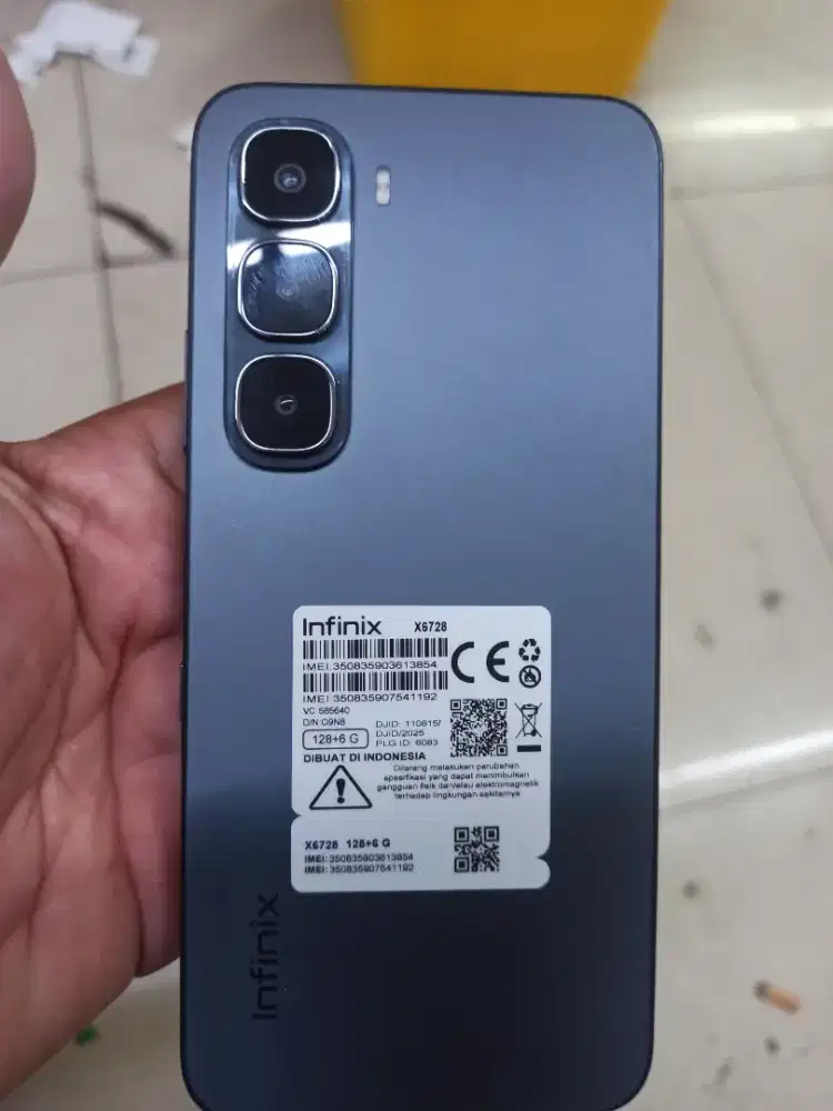 Infinix Hot 60i 6/ 128 black