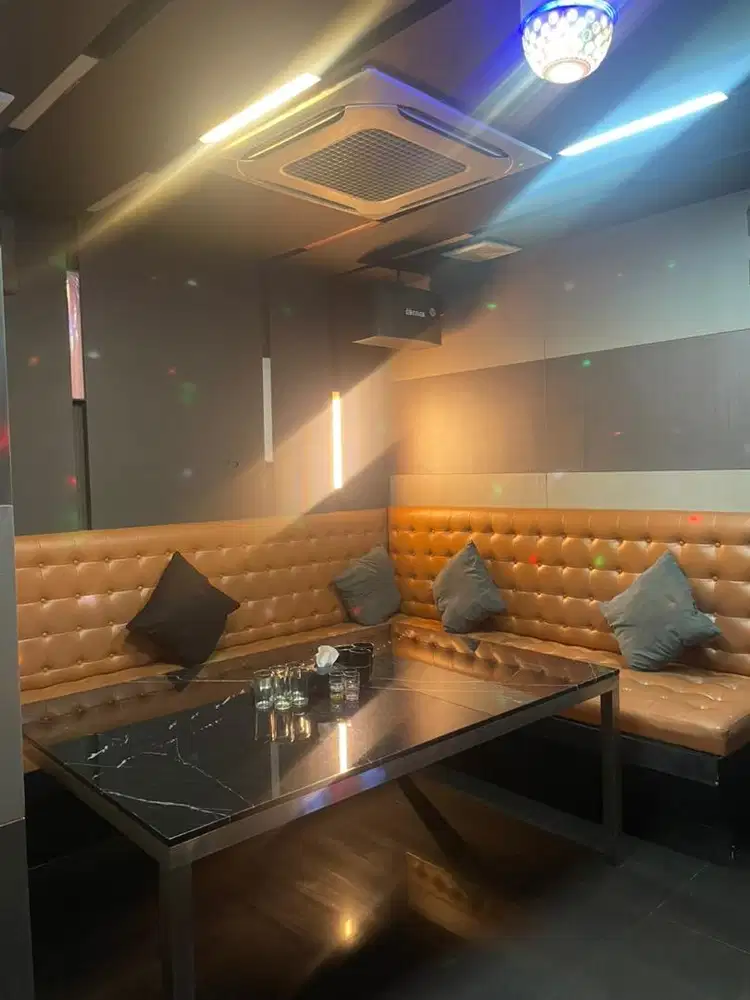 LOWONGAN KERJA WANITA LC KARAOKE