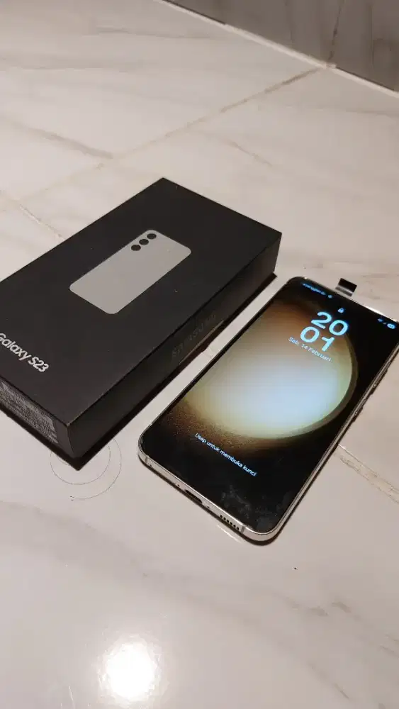 Samsung galaxy S23 5g 8/256