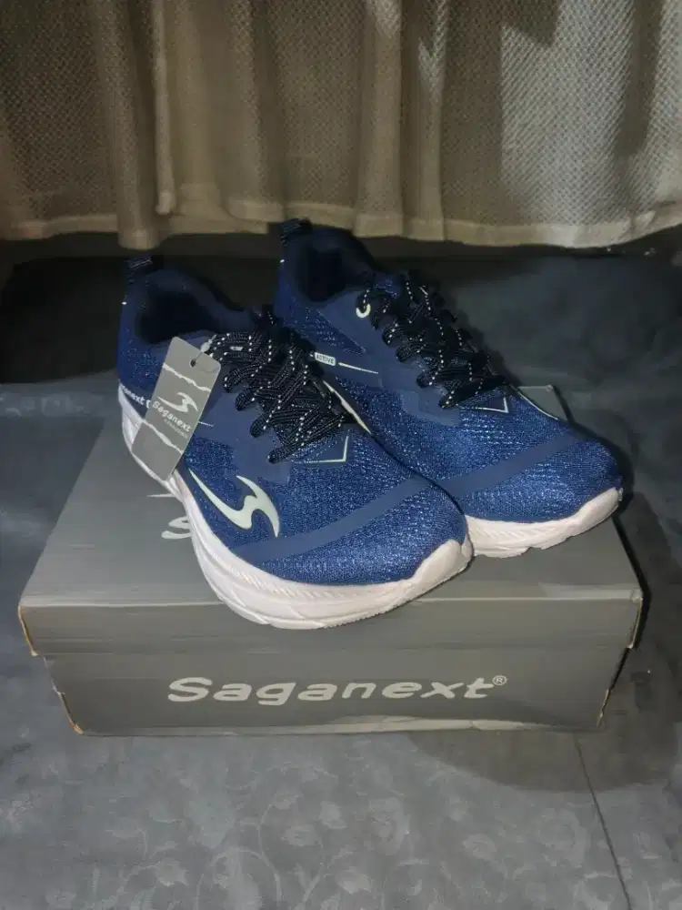 Sepatu Saganext active