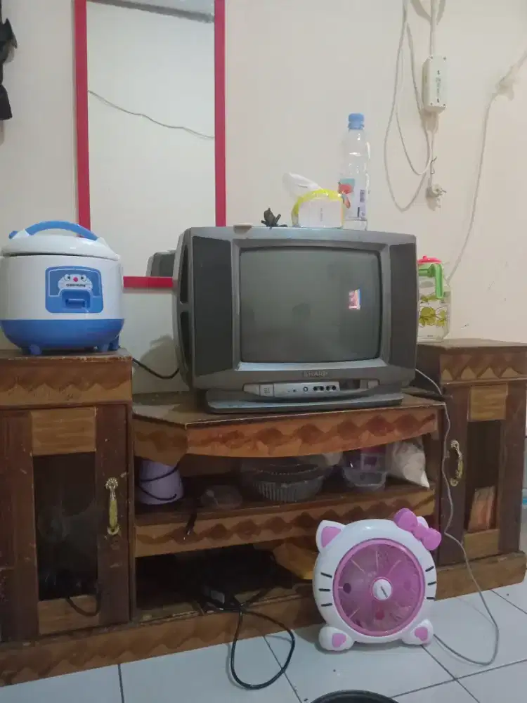 Tv 14 in ..Merek Sharp