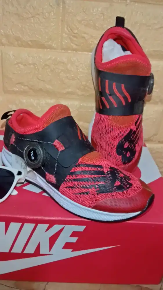 Jual sepatu NB anak no box masih mulus