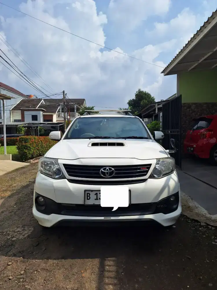 Dijual Fortuner Vnt TRD 2014 Diesel metic