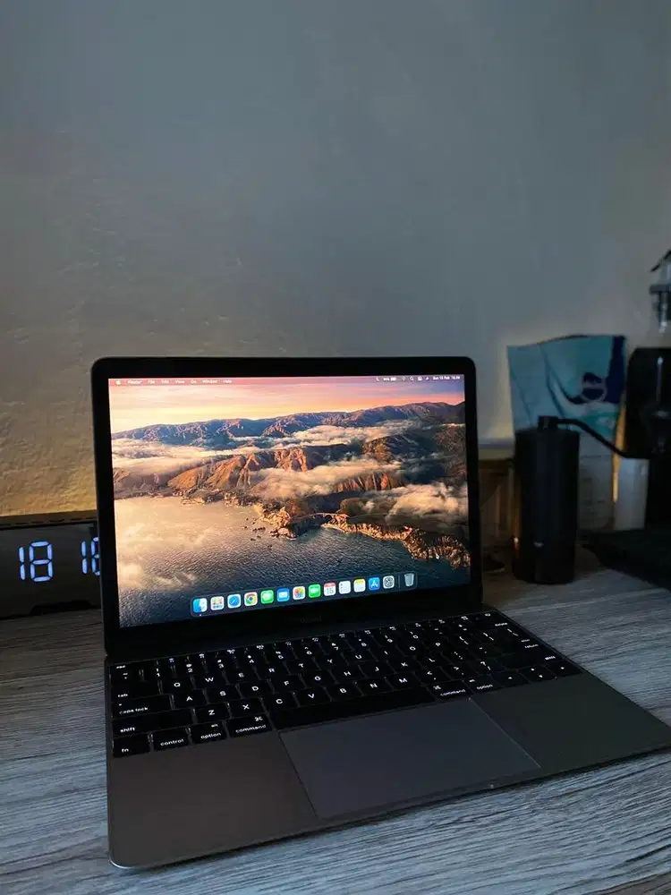 Macbook Retina mulus RAM 8GB SSD 512GB