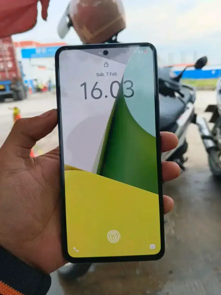 Vivo V27E 8+8/256 Hp casan