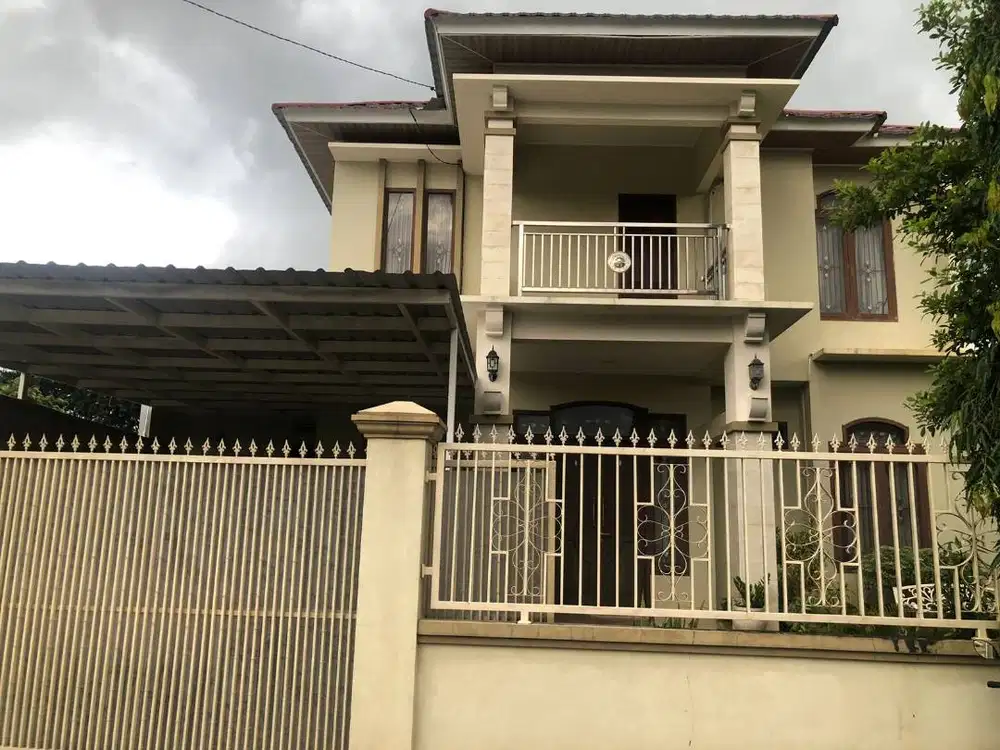 Dikontrakan rumah 2 lantai