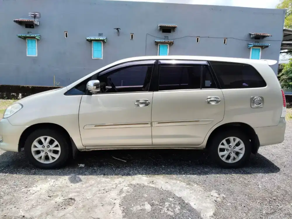 Kijang Inova G Matik Tahun 2011