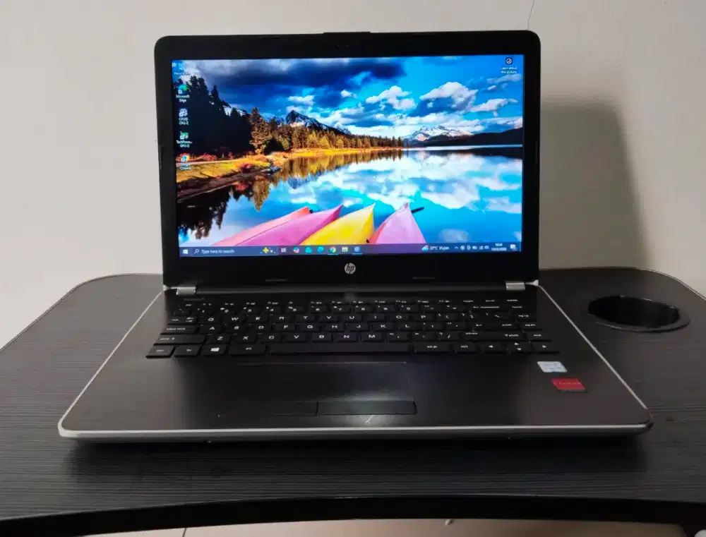 LAPTOP HP 14-bs0xx ,DDR4-4 GB proc I3-6006U,DUAL VGA Intel HD&AMD 2GB