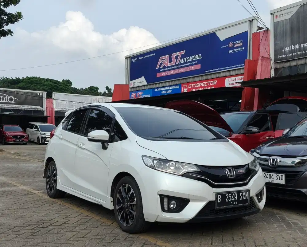 HONDA JAZZ RS 1.5 AT 2016 Low Km 60rb ,Sangat terawat Istimewa !!