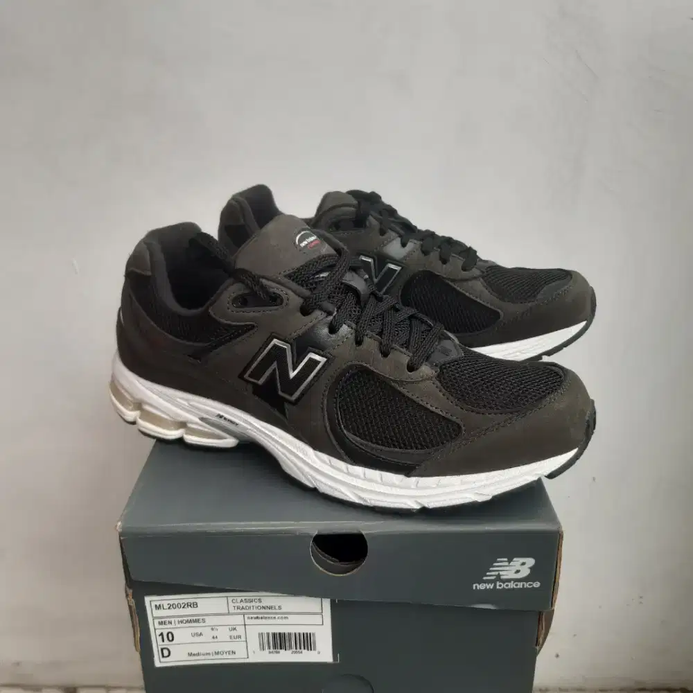 DI JUAL SEPATU NEWBALANCE U2002RB GREEN/BLACK SIZE 44 & 45.5