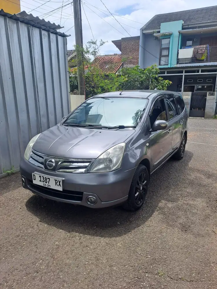 Nissan Grand livina 2011 Bensin